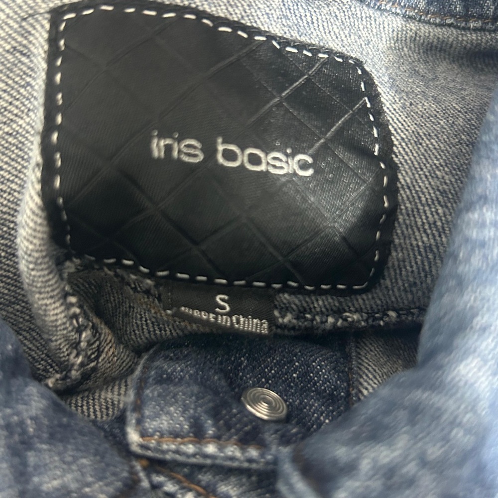 Iris Basic Cropped Denim Jacket Women’s Size Smal… - image 6